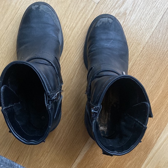 Extremely well-loved pair of Sam Edelman circus boots. Amazing treads still. - Picture 2 of 7